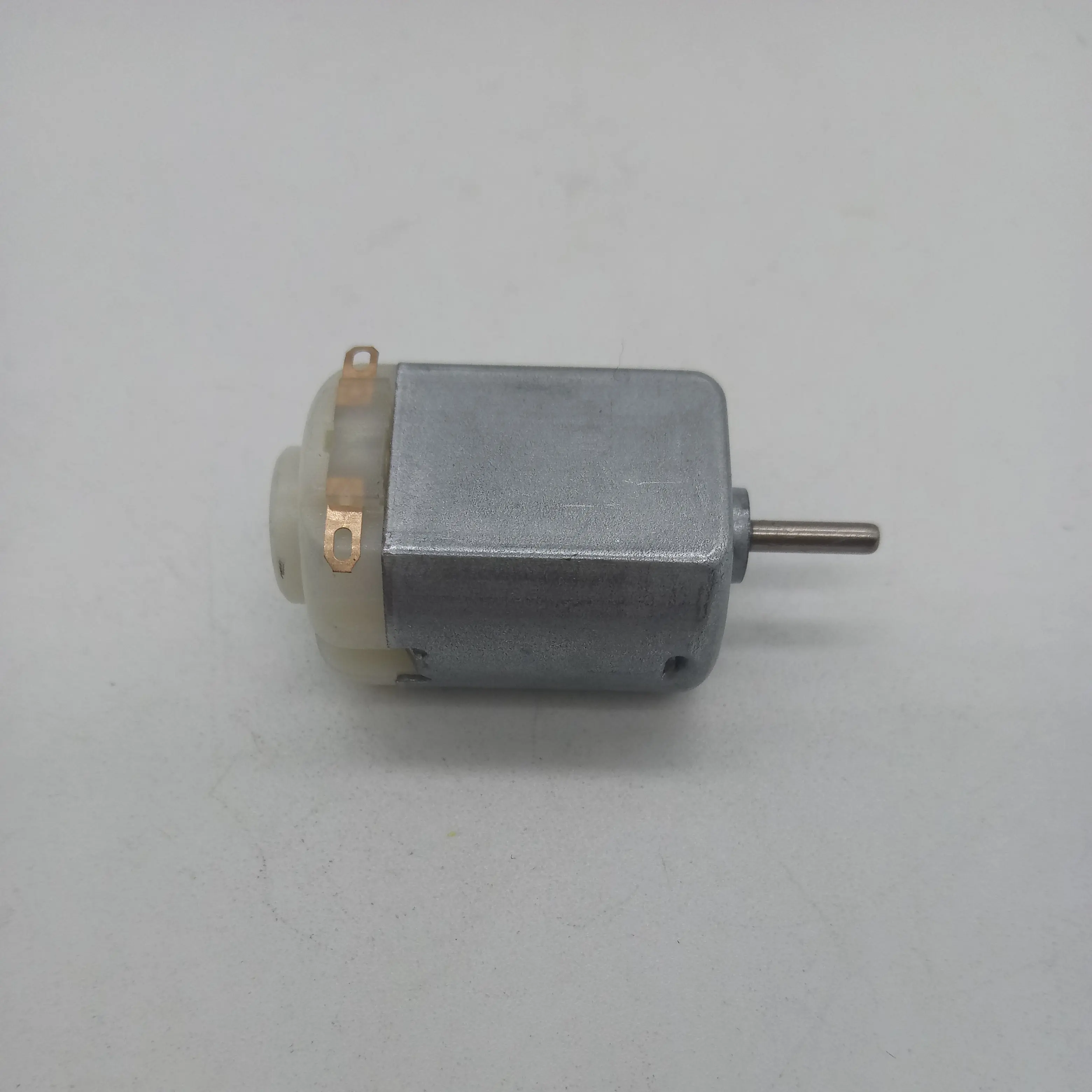 

Free Shipping RoHS 20000RPM 130 Small DC Motor Rated 4.5V 0.5A 0.85W Miniature Motor 2.8NM Mini Motor For School Experiment