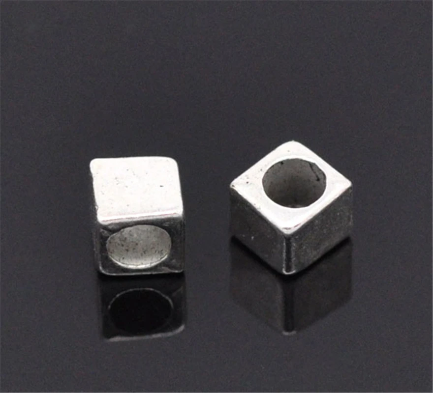 

DoreenBeads 200 PCs Antique Silver Tiny Cube Spacers Beads Findings 4x4mm (B03791), yiwu