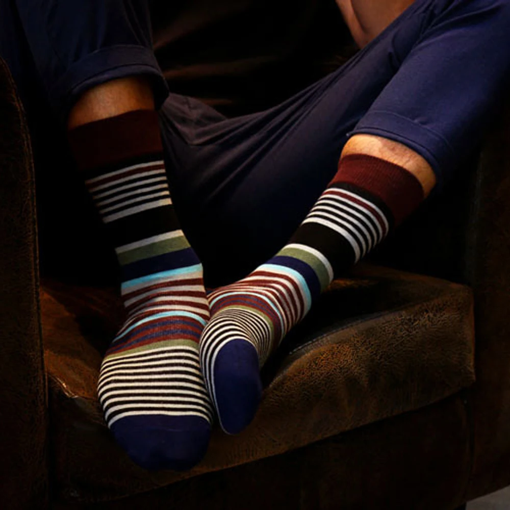 High Quality 1 Pair of Spring Summer Men Colored Striped Cotton Socks Art Jacquard Socks Hit Color Long Dot Happy Socks 28