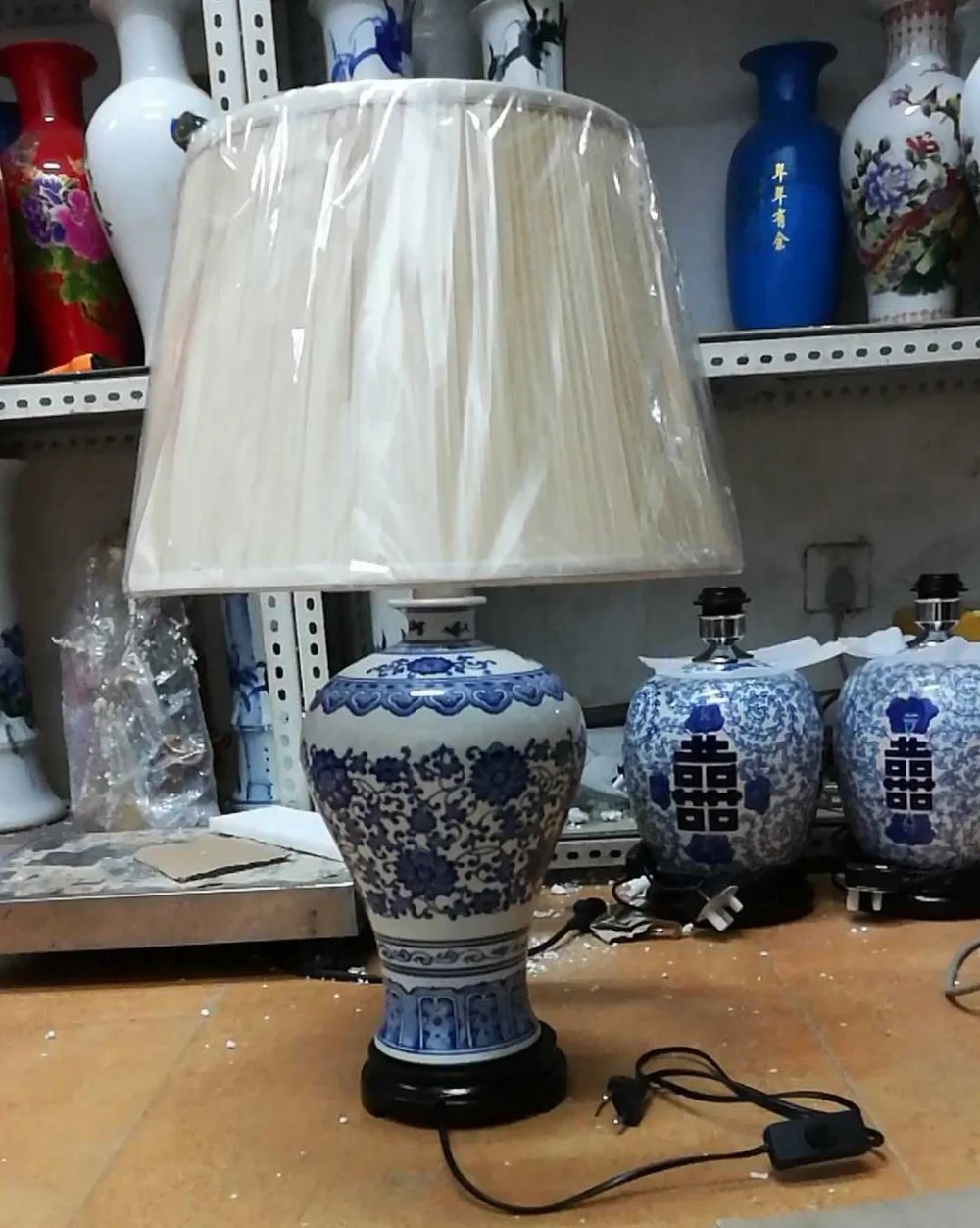 Традиционный китайский стиль античная синяя и Белая Керамическая Настольная лампа для прикроватной тумбочки