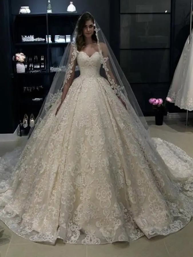 

Vintage Sweetheart Ball Gown Lace Wedding Dress 2019 New Appliques Wedding Gowns Plus Size Bridal Dress robe de mariage