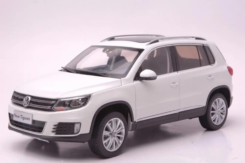 118 Diecast Model for Volkswagen VW Tiguan 2013 White SUV Alloy Toy