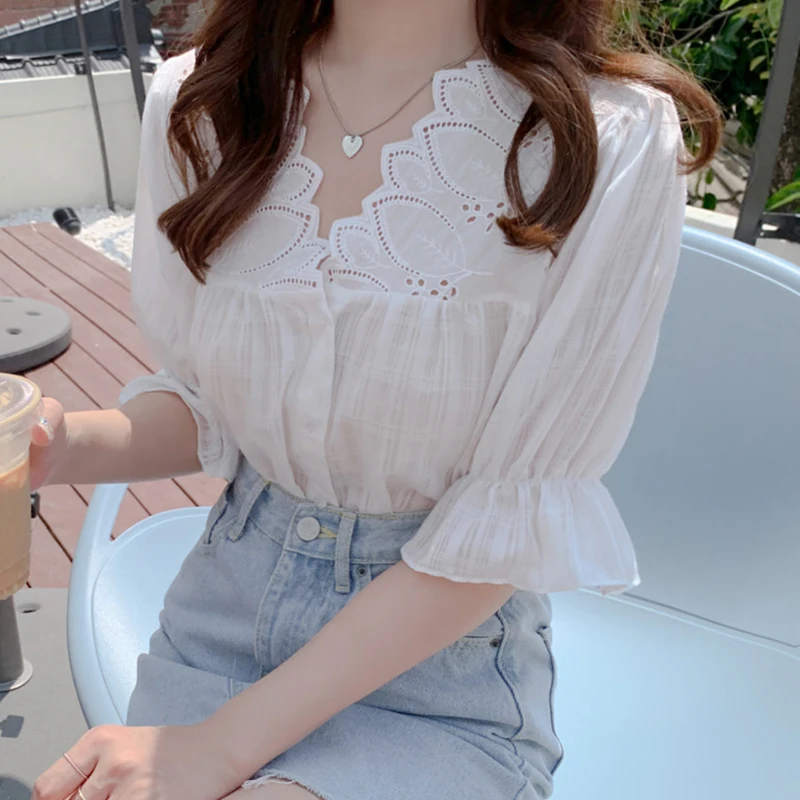 

shintimes Lace V-Neck White Blouse Short Sleeve Button Shirt Women Thin Summer Ladies Tops Korean Blouses 2019 Chemisier Femme