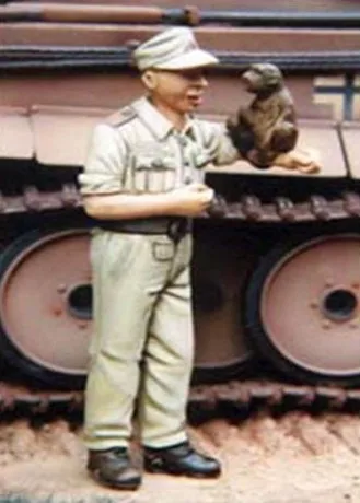 

1/35 scale WW2 German North African armored and monkey miniatures Resin Model Kit figure Free Shipping