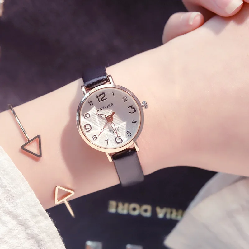 Мультяшная шкала цифр женские модные часы дизайн режущих поверхностей Роскошные женские наручные часы маленькие Дамские Кварцевые кожаные часы