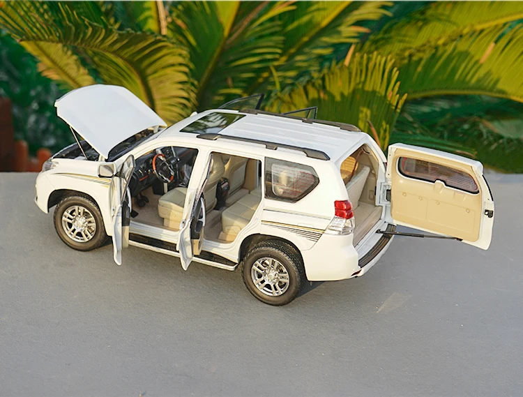 1/18 Toyota Land Cruiser Prado литая под давлением модель автомобиля SUV игрушки для мальчика Коллекция подарков хобби белый с новой оригинальной коробкой