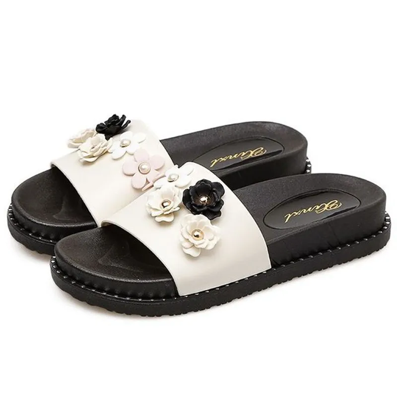 

Women Flat Outdoor Beach Slippers Female Rivets Flower Slides Slipper Summer Non-slip Platform Shoes Girl Woman Leisure Footwear