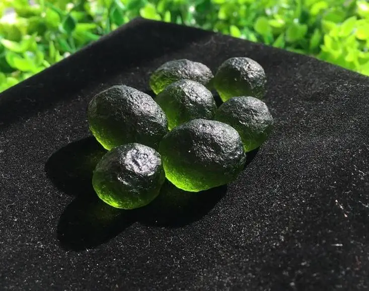 2 шт зеленый драгоценный камень молдавит метеорит ударные стеклянные бусины 10 г-12 г драгоценный камень