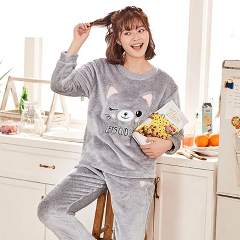 

Pyjamas Women Winter Embroidery Cat Pajamas Thick Warm Flannel Stitch Homewear 2019 Top Homewear Clothes Loose Size 2Piece/Suit