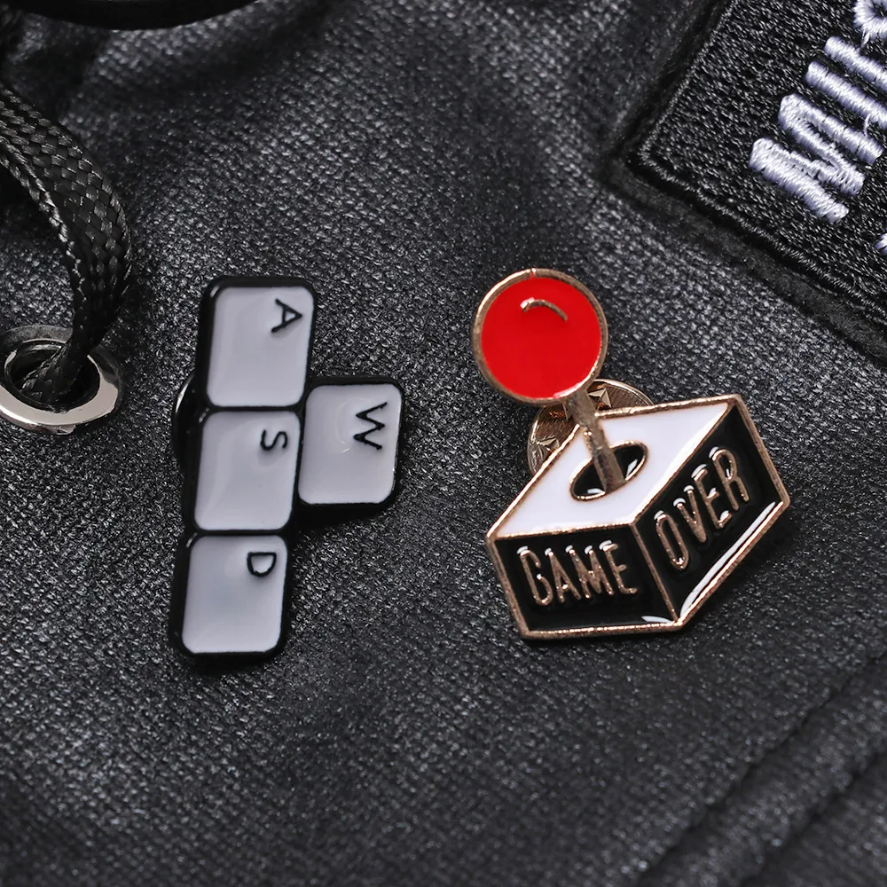 

1pc Fashion Brooch Waffles Flying Spaghetti Monster Edgar Allan Poe Keyboard Shooting gesture Text message Enamel Pins Badges