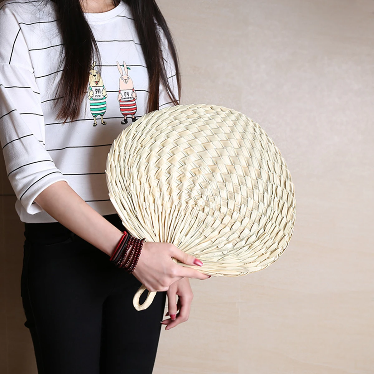 

1PC Chinese Handicraft Handmade Weaving Fan Palm Fans Natural Raffia Fan Handicraft for Summer