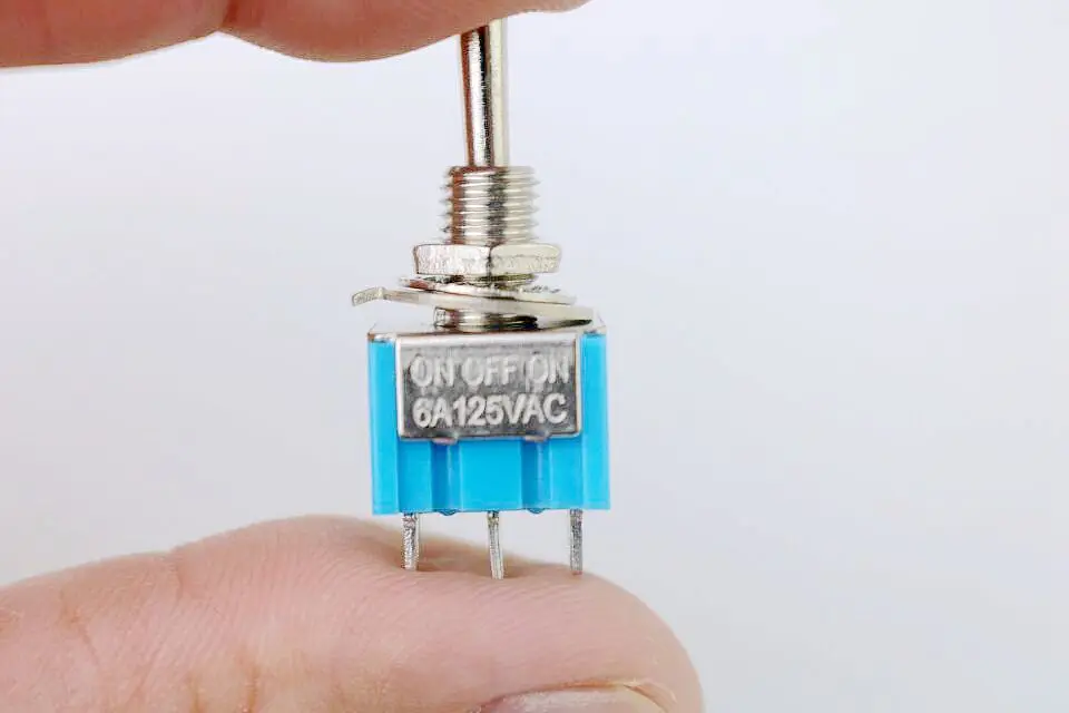 30pcs On/Off/ON sur broche 8 2P2T Miniature DPDT Interrupteur CMS 10mm