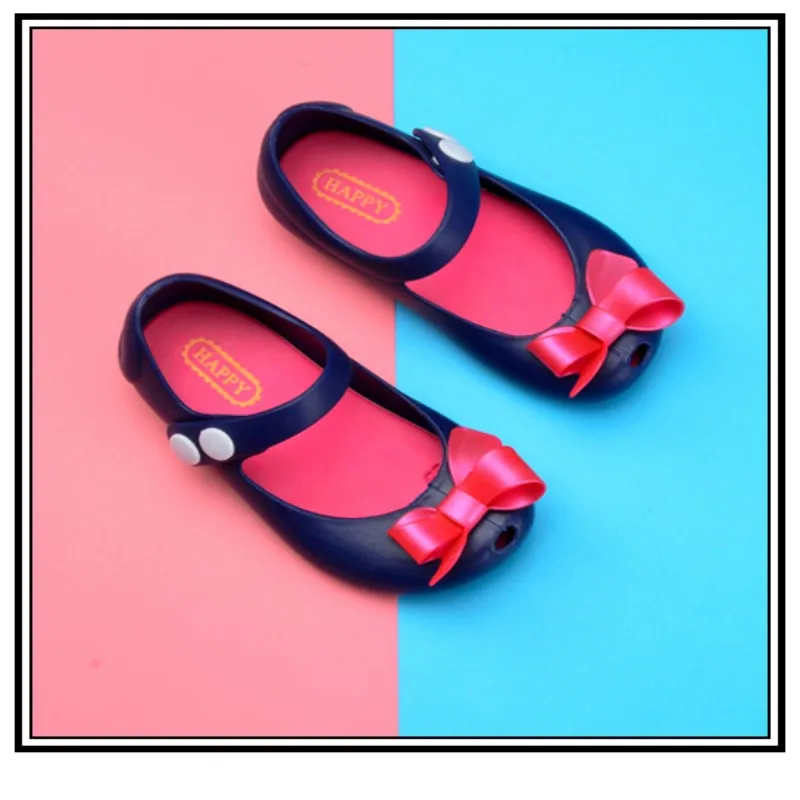 Летняя Детская прозрачная обувь; детские сандалии ярких цветов с бантом; вечерние пинетки для девочек; нескользящая пляжная обувь на плоской подошве