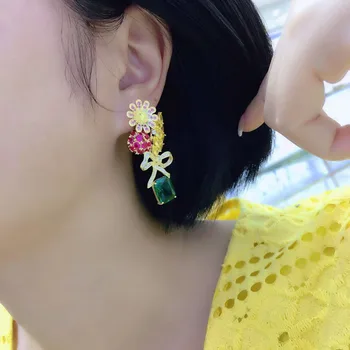 

Qi Xuan_Jewelry_New Earrings Flower Earrings S925 Silver Inlay Zircon Elegant And Irregular Irregular_Factory Direct Sales