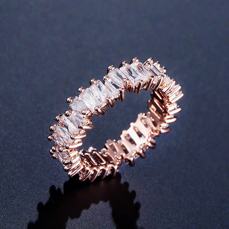 

Korean Version Of The Simple Female Hand Jewelry Inlaid AAA Zircon Fashion Ring Lord Of the Rings Couple Rngs A Ring