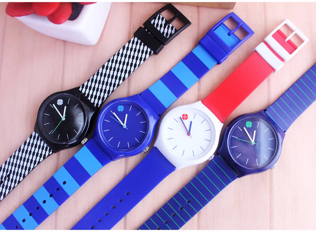 

Contracted children girls watch color four-leaf clover middle school students ladies quartz electronic wrist watch
