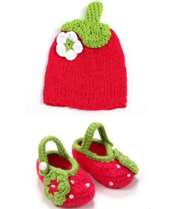 

Hot sale lovely baby girls handmade crochet knitting flowers strawberry crib shoes + hat photography props set 11cm