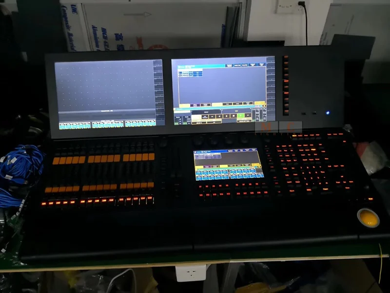 GrandMA2 DMX console