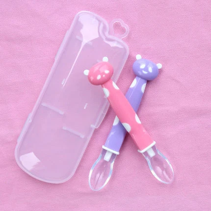 2pcs/lot& Box Baby Silicone Spoon Safety Infant Feeding Kids Children Boy Girl Toddler Flatware Spoons Dishes Tableware Soup - Цвет: Pink Purple