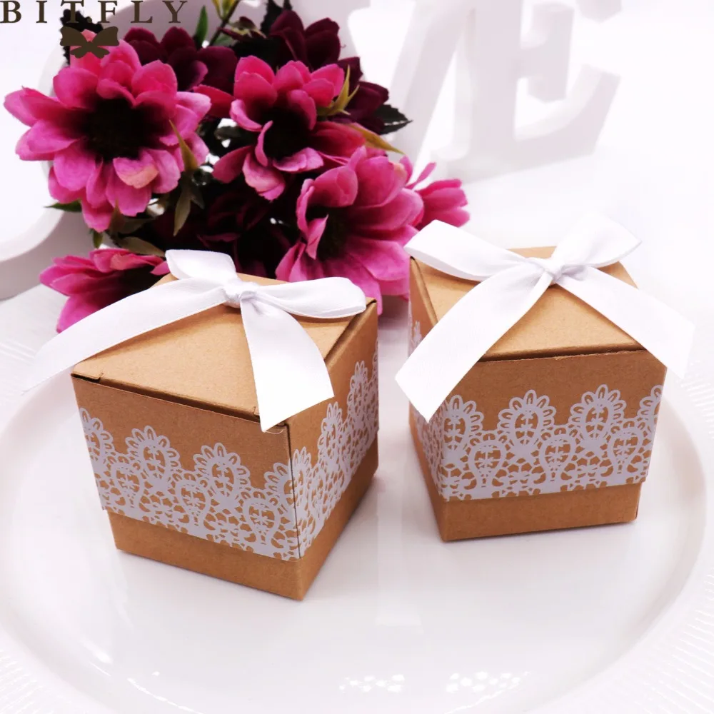 

50Pcs/lot Sweet Lovely Candy Box Rustic White Lace Kraft Favor Romantic Vintage Gift Boxes With Ribbons Wedding Party Decoration