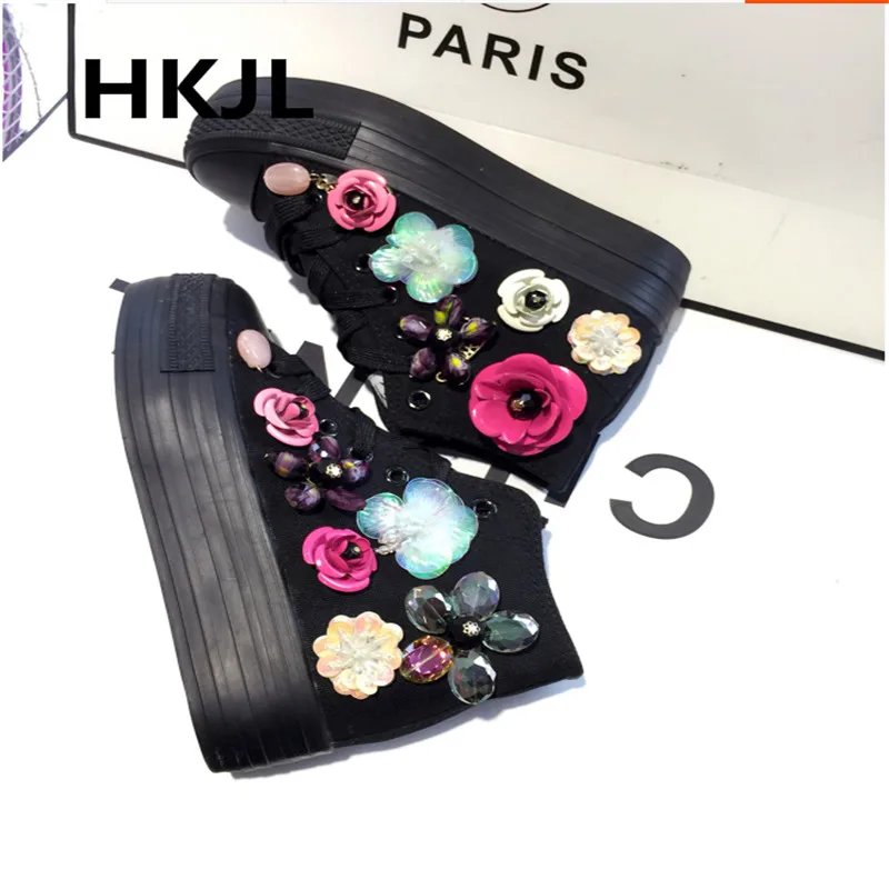 

Outdoor soft bottom spring new Korea Hong Kong tide people sequins large flowers black high canvas shoes