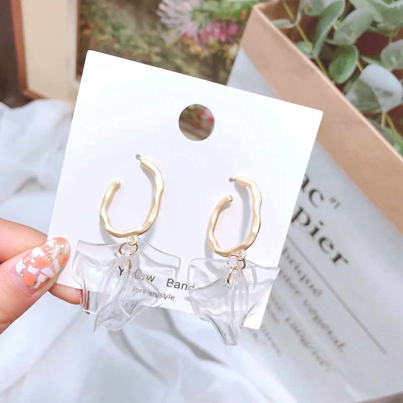 

HUANZHI 2019 Transparent Acrylic Petal Gold Irregular Alloy Circle Hoop Earrings for Women Girls Wedding Party Travel Gift