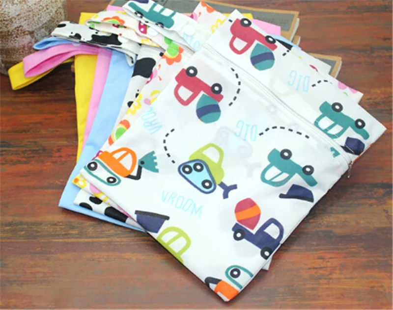 1PCS Outdoor Travel Dispenser Box Bag Eco friendly Wet Paper Towel box