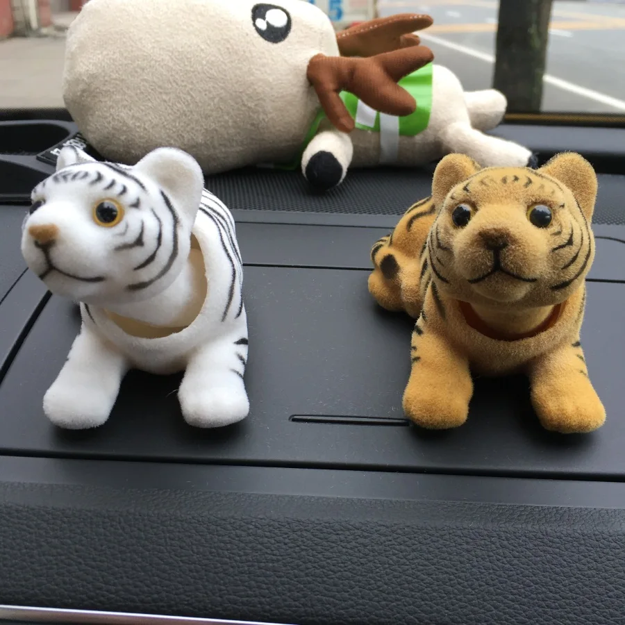 

Car dashboard decoration Head Little tiger Vehicle mounted display Lovely personality doll gifts Car Styling