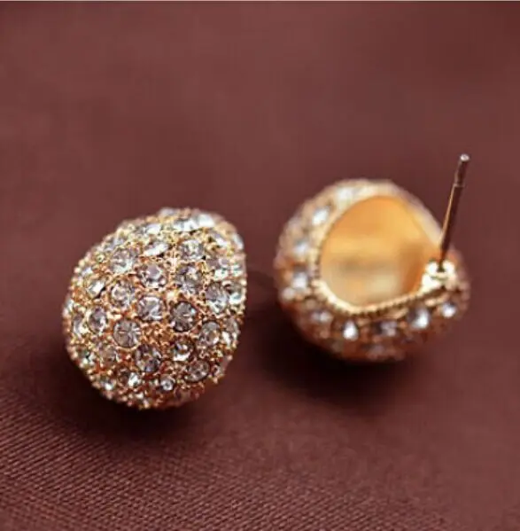 

2018 Real Earing Earrings Brincos Fashion Accessories Chromophous Sparkling Multicolor Crescent Stud Earring for Women E184