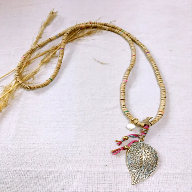 

Dongmu jewellery 2017 new handmade wooden beads silicone necklace alloy leaf pendant ladies necklace young girl christmas gift