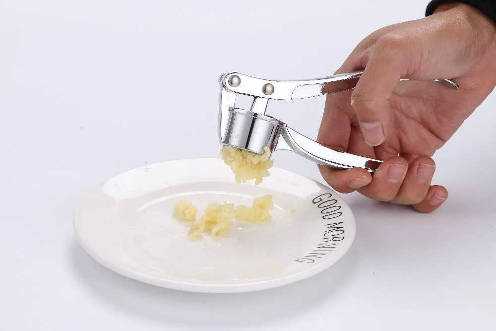 1pcs Stainless Steel Kitchen Squeeze Tool Alloy Crusher Garlic Presses
