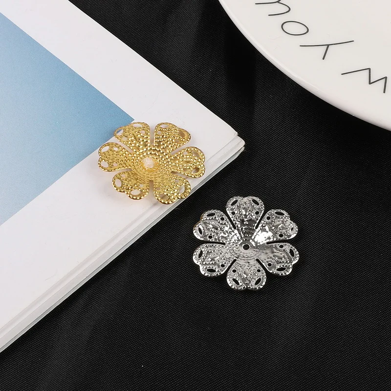 

Wholesale 10PCS/Lot Gold/Rhodium Small Flower Iron Crafts Connectors For Jewelry Findings Making DIY Accessories Charms Pendant