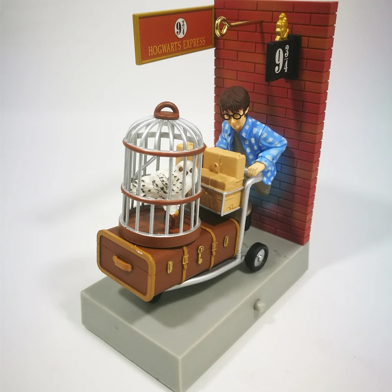 Used Original Garage Kit Classic Movies Scene Harry potter Carring Car & Hedwig PVC Action Figure Collectible Model Loose Toy Used Original Garage Kit Classic Movies Scene Harry potter Carring Car & Hedwig PVC Action Figure Collectible Model Loose Toy