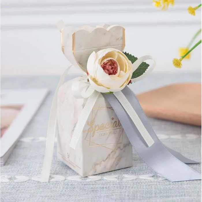 

50pcs Vase Shape Candy Box wedding Gift Box chocolate boxes Baby Shower Favor Box with flower and ribbon