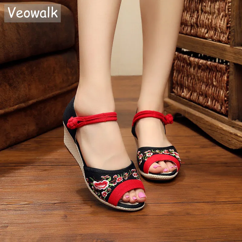 ladies palm sandals