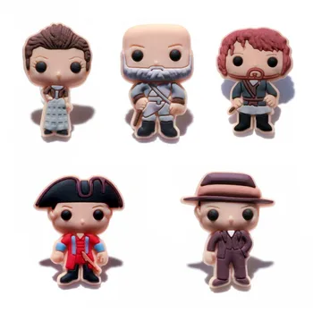 

1pcs Outlander Cartoon Mini Figures Design PVC Brooches Cute Accessory Pins Badges on Bags/Clothes Kids Xmas Party Gifts