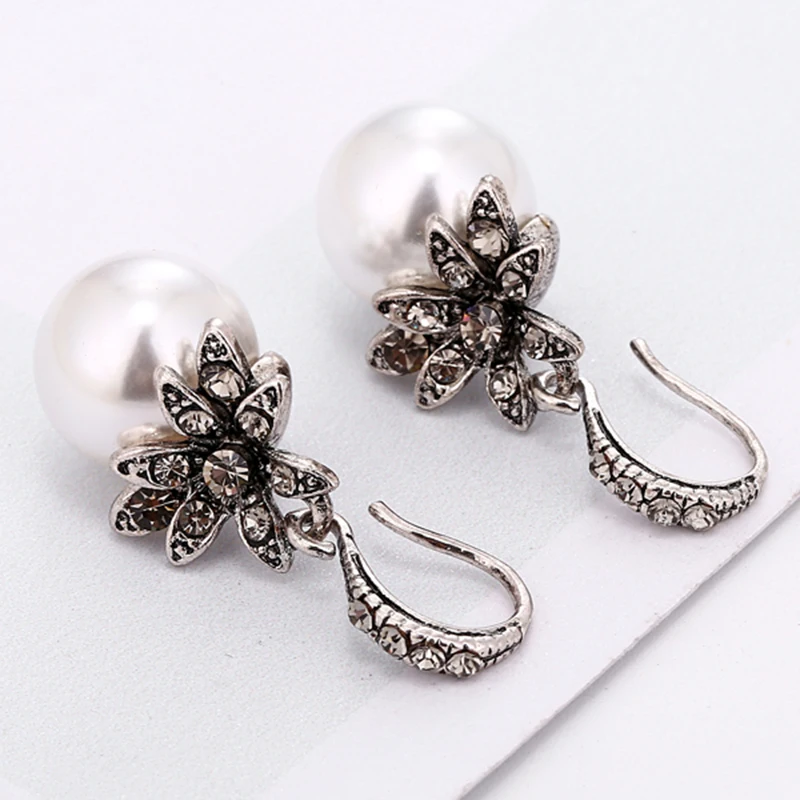 Fashion Imitation Pearl Earrings Inlaid Rhinestones Exquisite Charming Wedding Jewelry For Women Three colors optional2019