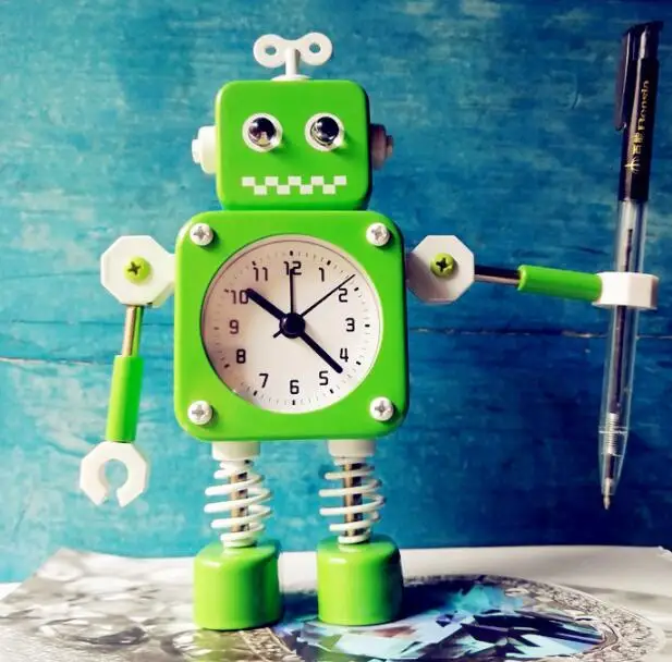 Мультипликационный ходячий металлический робот Громкий будильник для детей Flash Light Time nixie цифровые настольные часы электронные настольные часы - Цвет: Green