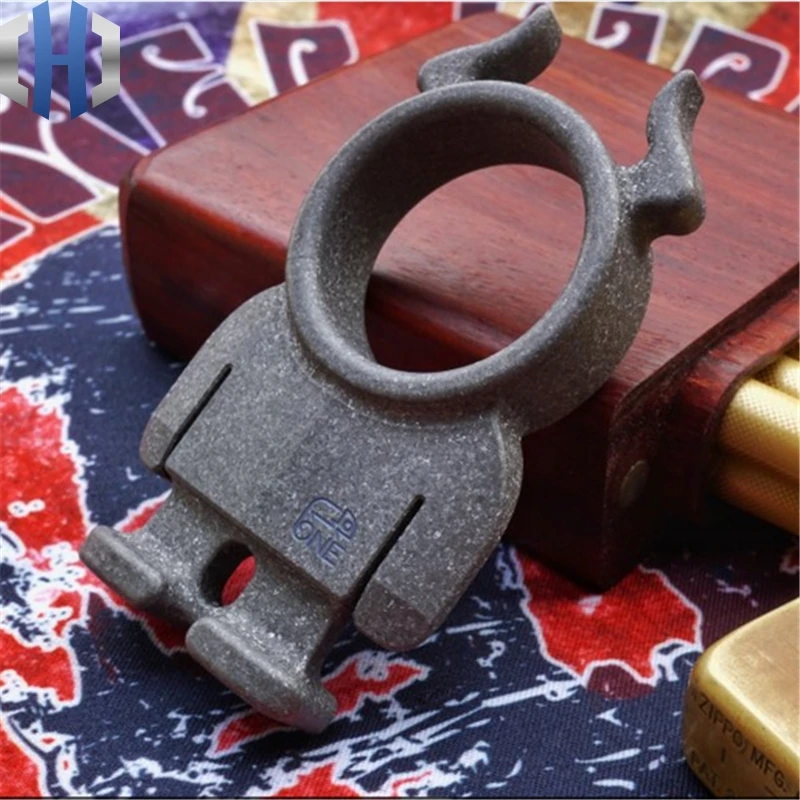 

New Product Magic Titanium Alloy EDC Hang Buckle To Play Pendant Self-defense