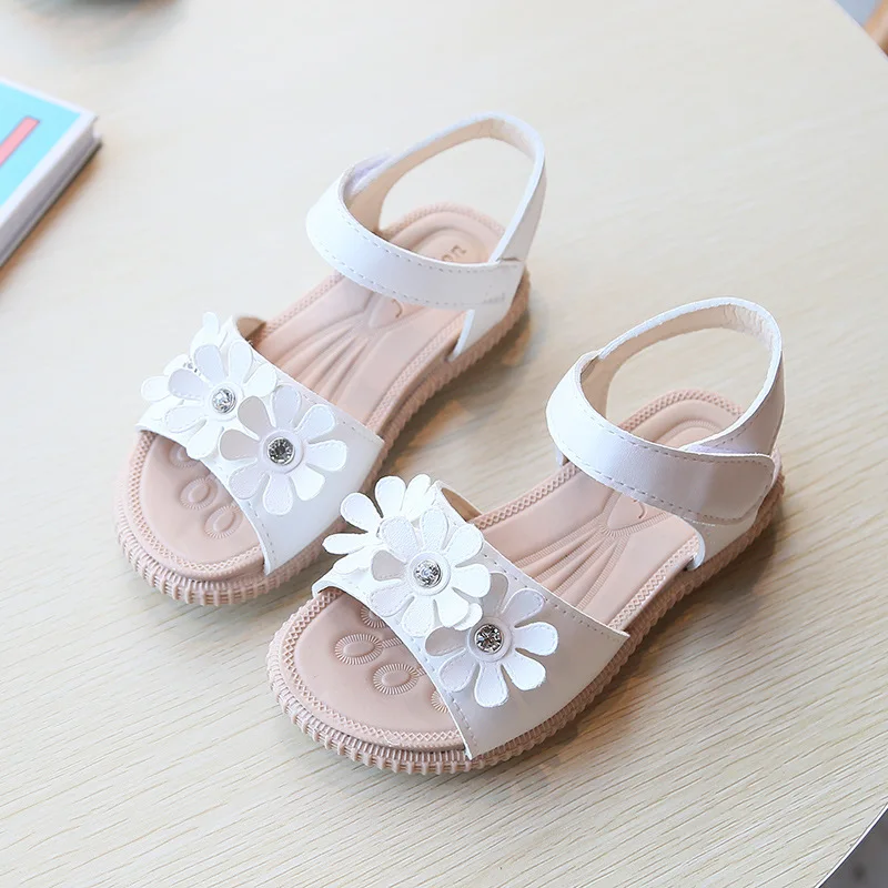 

2019 Summer New Girls Sandals Beautiful Flower Princess Shoes Soft Bottom Black Shoes for Girls Fashion Dress Beach Sandals