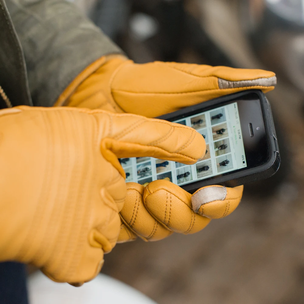 New Netherlands REV'IT Abbey Road Men Leather Motorcycle Riding Gloves Can Touch Mobile phone screen motorbike gloves