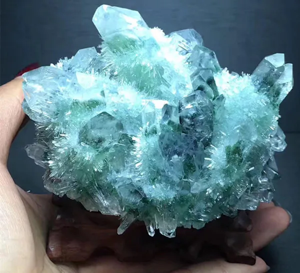 

BEST!! Rare New NATURAL Green Ghost Quartz Crystal Cluster Aura Quartz Crystal Titanium Bis muth Silicon Specimen mineral