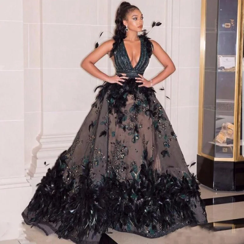 

Amazing Black Feather Prom Gowns Sexy Deep V Neck Appliques Evening Gowns Saudi Arabia Women Formal Wear Chic Long Party Dresses