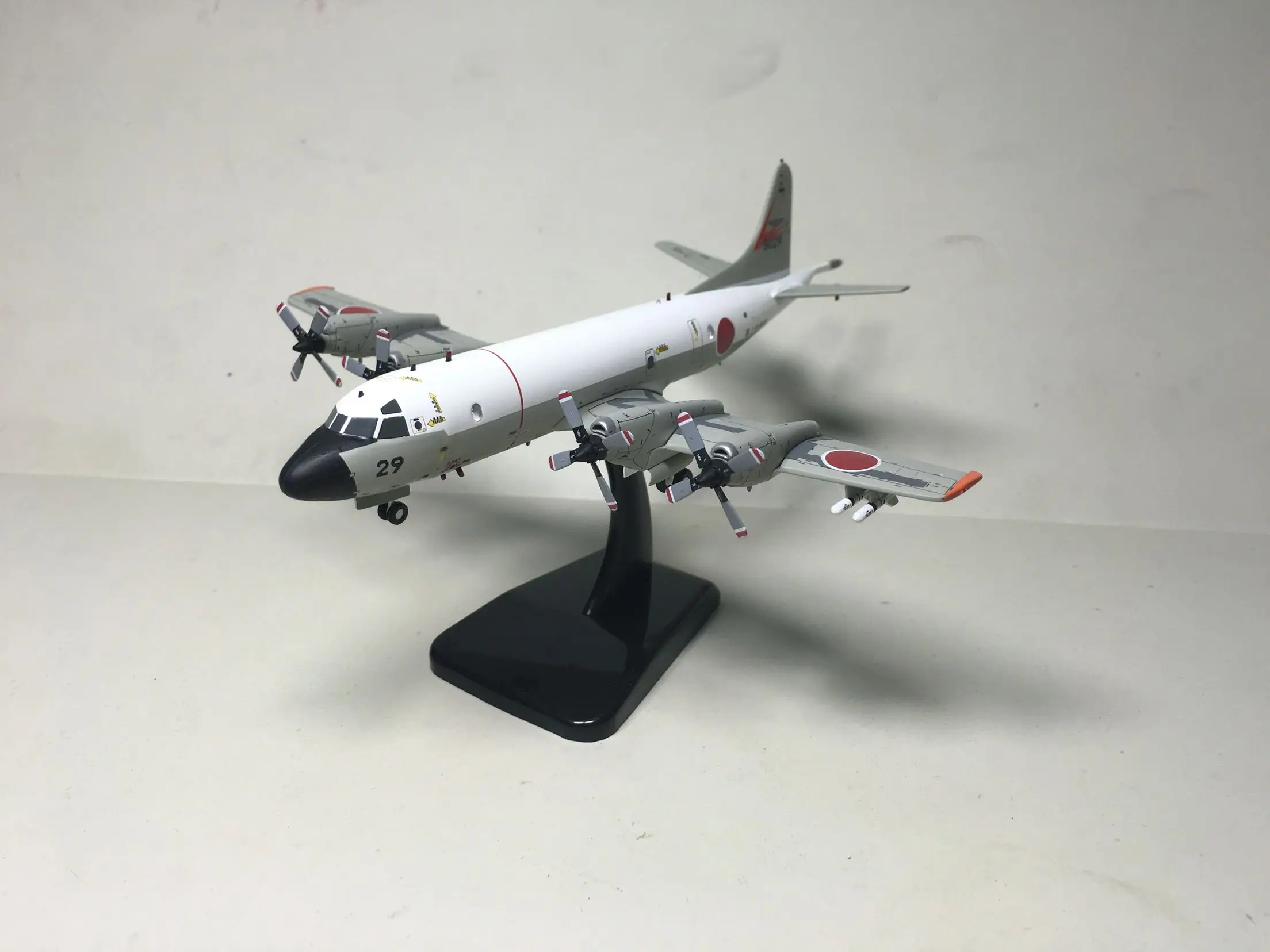 

Hogan 1:200 P-3C Orion anti submarine aircraft Japan Maritime Self Defense Force 5029#