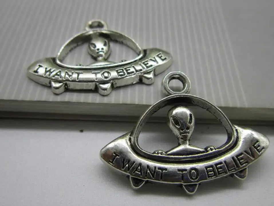 

100pcs Fashion Antique Silver I WANT TO BELIEVE - Aliens Spacecraft Charm Pendants For Bracelet necklace Fitting Making 31x23mm