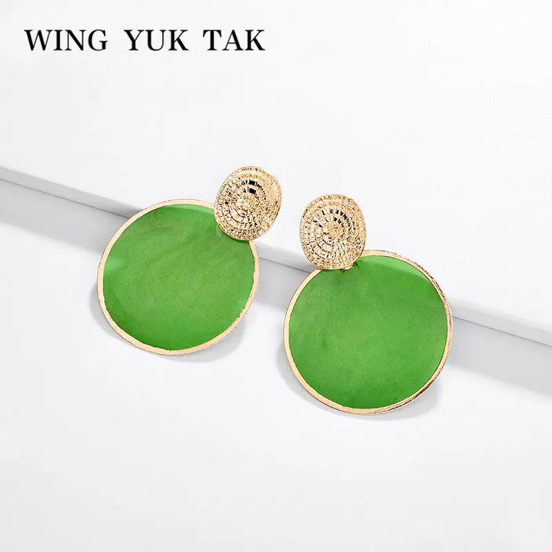 

wing yuk tak 2019 Fashion Round Shell Stud Earrings For Women Bohemia Statement Earrings Wedding Party Modern Jewelry