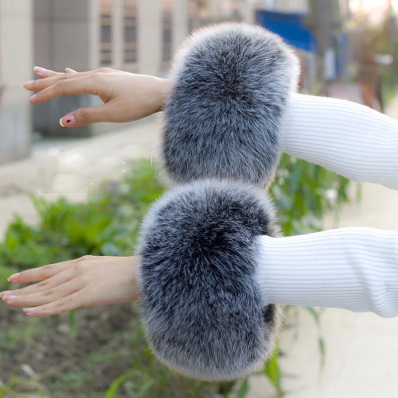 Натуральным лисьим мехом манжеты для женщин 2019 Зимняя мода черный мех енота манжеты Леди браслет рука теплее