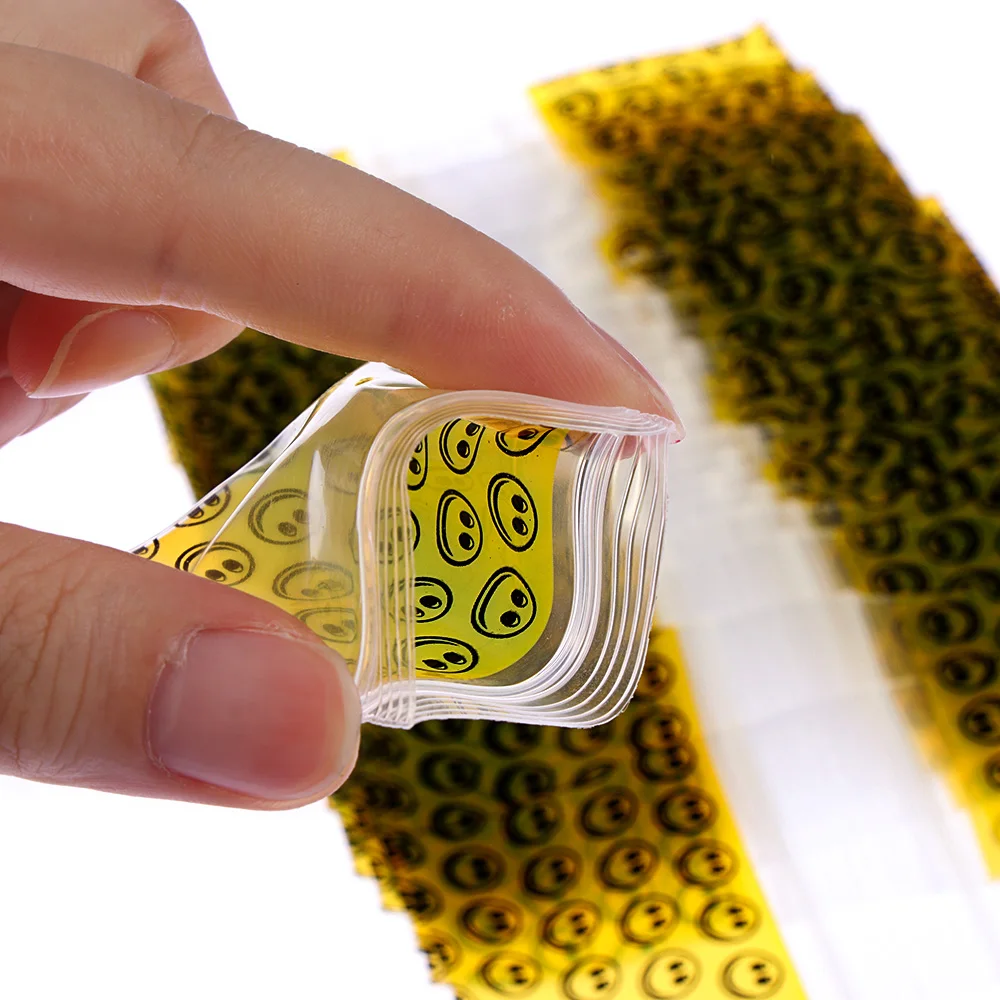 

100Pcs/pack Plastic Sealing Bag Portable Smile Yellow Pattern Weed Storage Bag Tobacco Pipes & Accessories Ziplock Bags Dropship