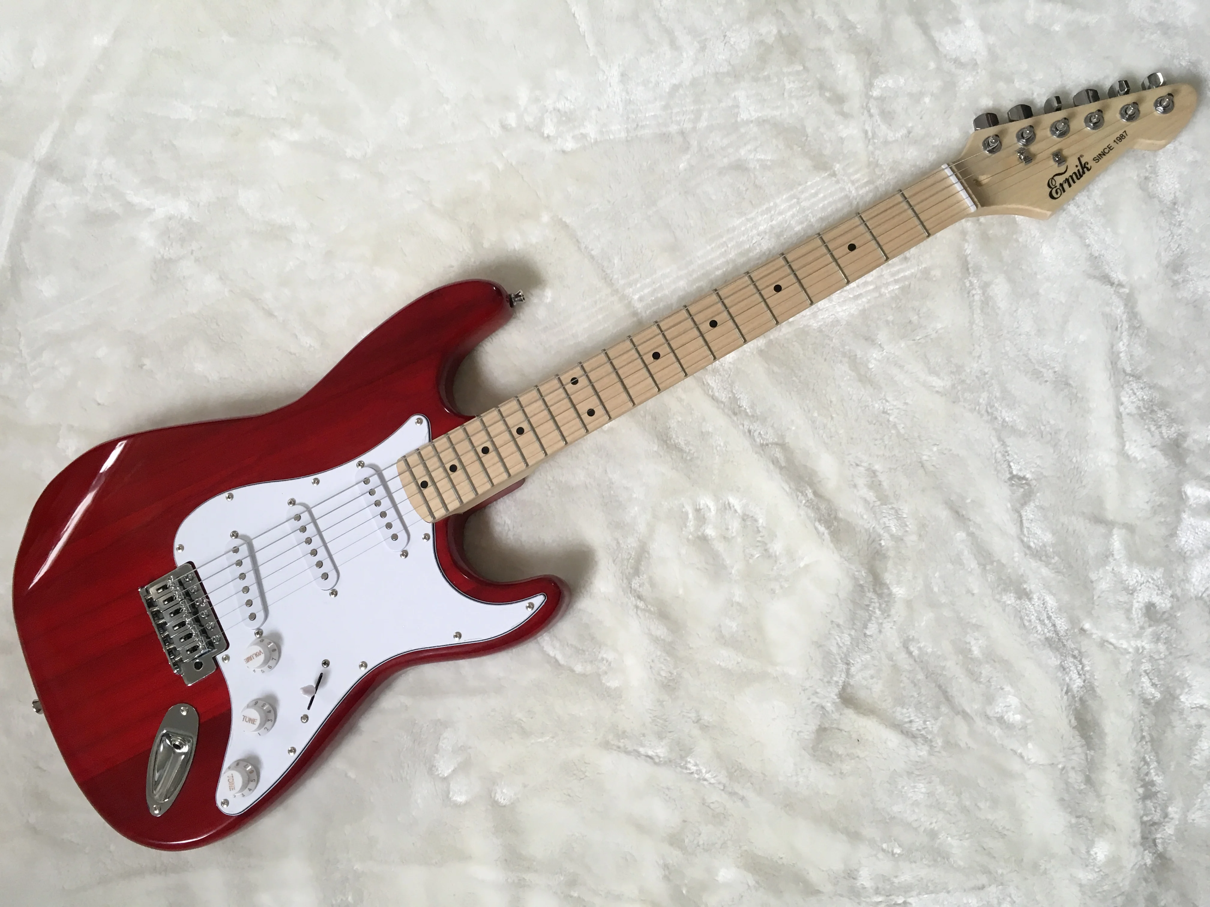 

Electric guitar/2019 new st Transparent red guitar/guitar in china/free shipping