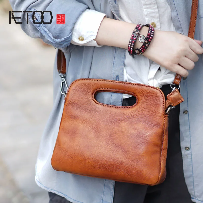 

AETOO Hand-shoulder shoulder back portable female models shell leather leather Messenger bag small retro wipe color to do the ol